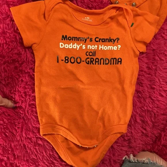 BUNDLE of 3 Onesies - Picture 4 of 16